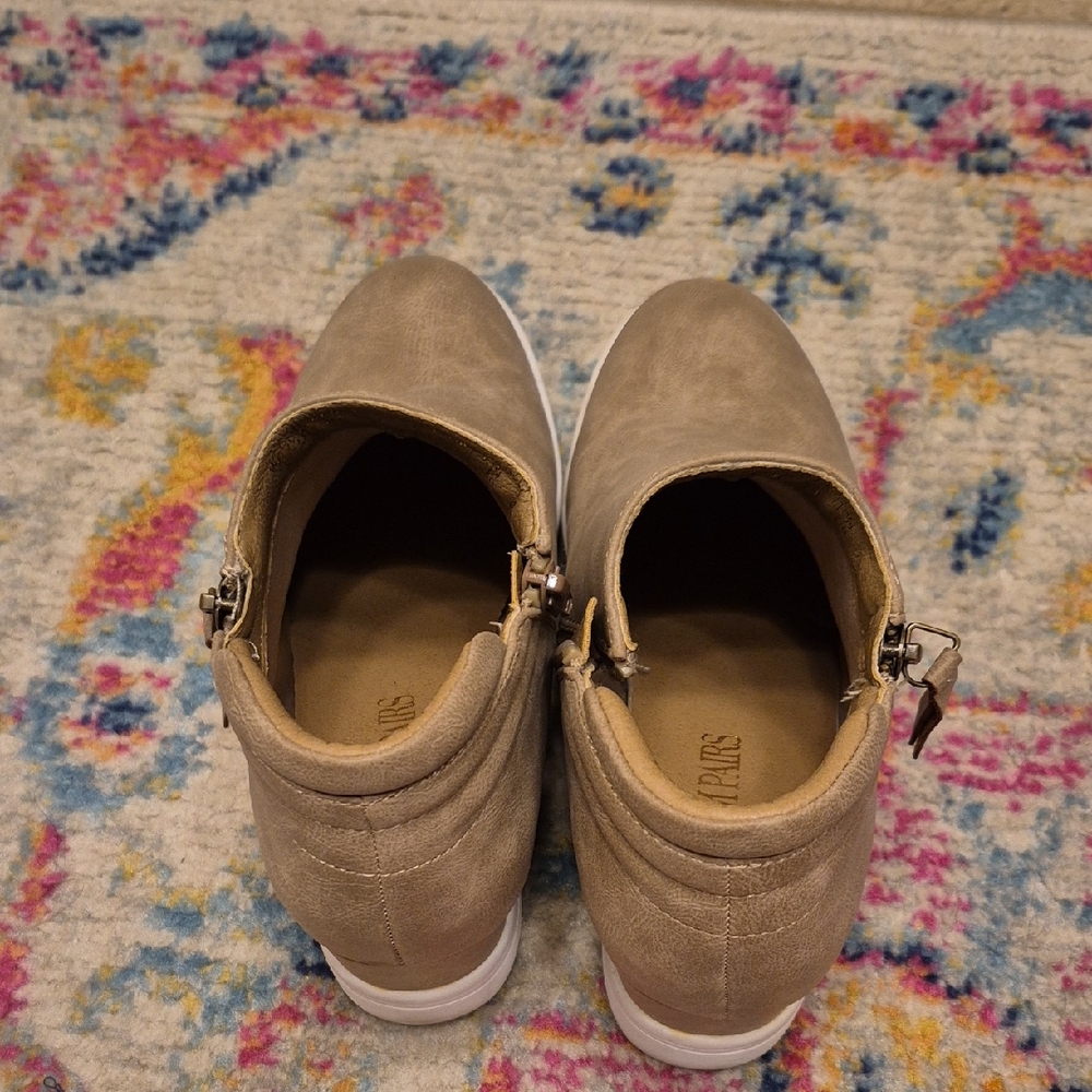 Stylish Tan Ankle Boots